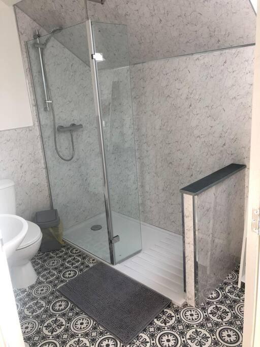 The Nest @ Ji-Binc, A Large Spacious Apartment. 登比 外观 照片
